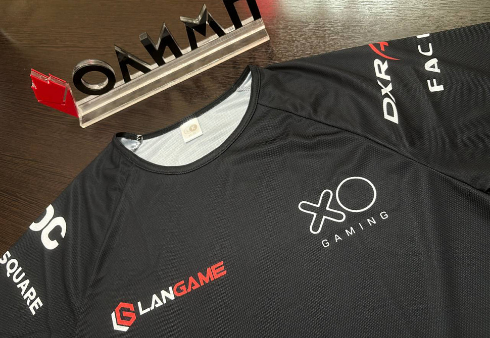Наше портфолио - Печать фирменных футболок для компьютерного клуба "XO Gaming"